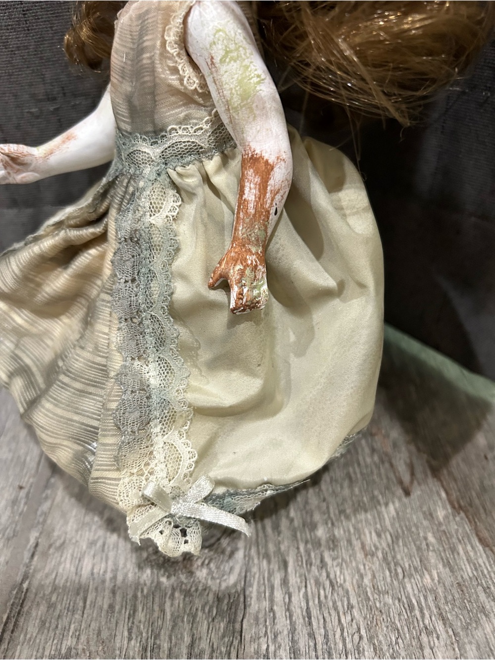 Halloween creepy scary hand painted gothic doll. - Picture 9 of 12